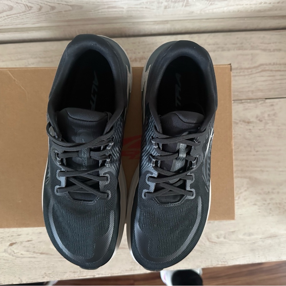 Altra Black and White Running Shoes 10W - Picture 9 of 12
